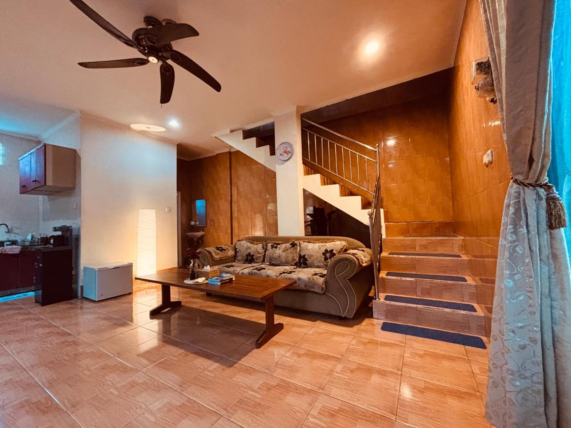 Mama Mega Homestay Pesanggaran 외부 사진